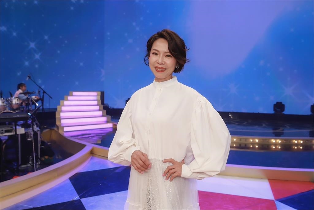 金曲歌后曾心梅、金曲評審邵大倫來到《超級冰冰Show》!楊哲質問:「你憑什麼」