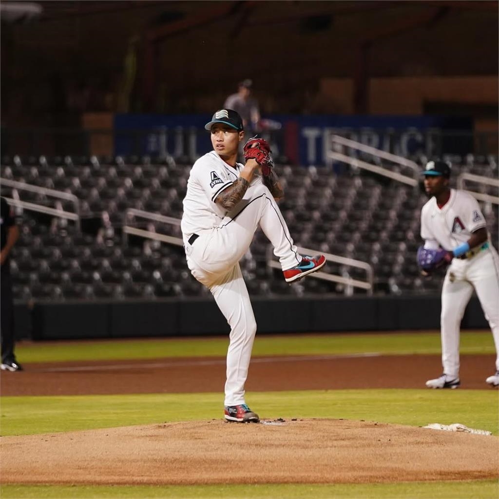 12強賽／林昱珉嚼菸草是「國外棒球傳統」　粉專揭1關鍵：對投球有幫助