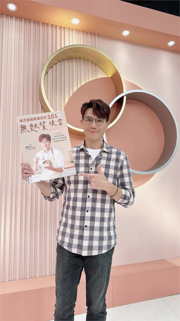 《姊妹亮起來》阿翔無法接受新科技！不會用手機訂高鐵寧願去排隊買票