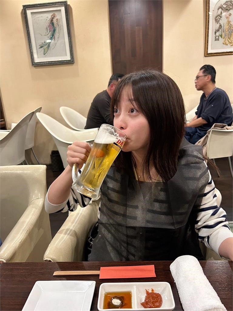 名導約橋本環奈喝酒…網見她「臉1處發黑」怒炸！導演秒刪文仍遭炎上