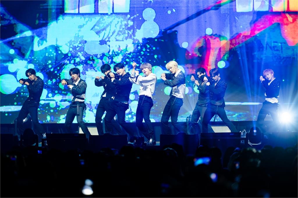 CRAVITY劇透新歌寵台粉！「全員齊慶生」他嗨唱想見你撩粉