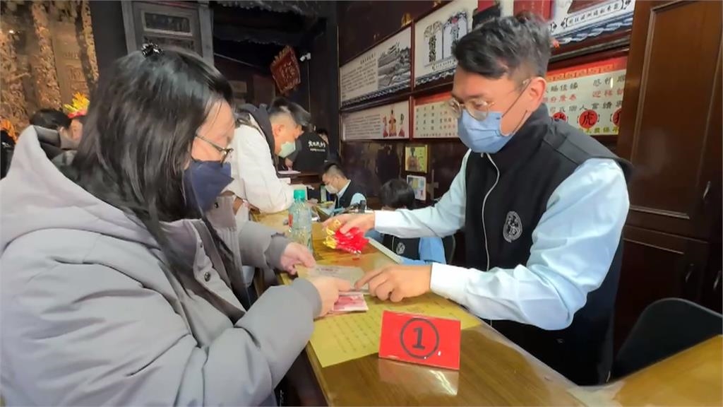 天后宮限量「財運亨通斗」開放點燈　民眾排超過24小時搶頭香