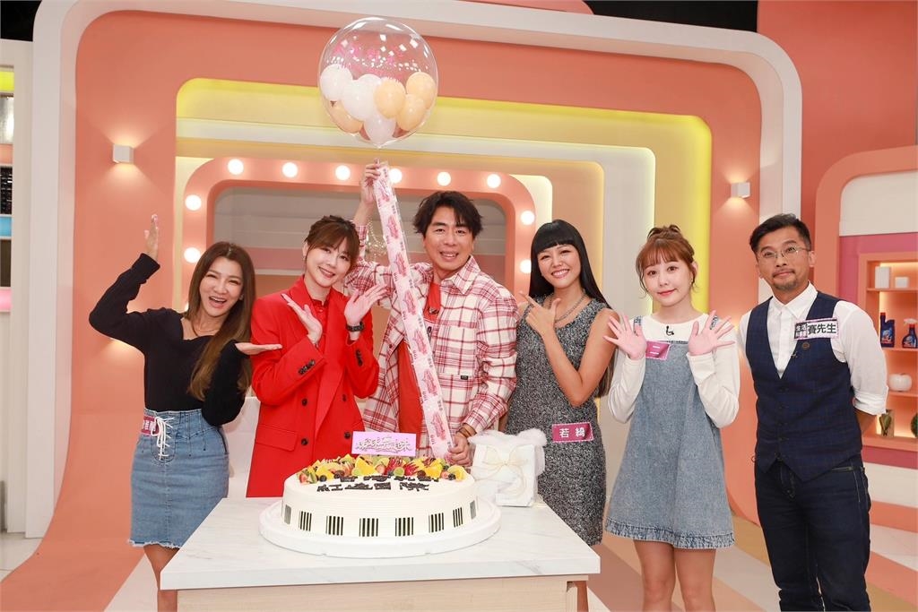 《姊妹亮起來》梁赫群慶生許願節目比照《飛龍在天》播七天!嚴立婷「我要扣油錢」