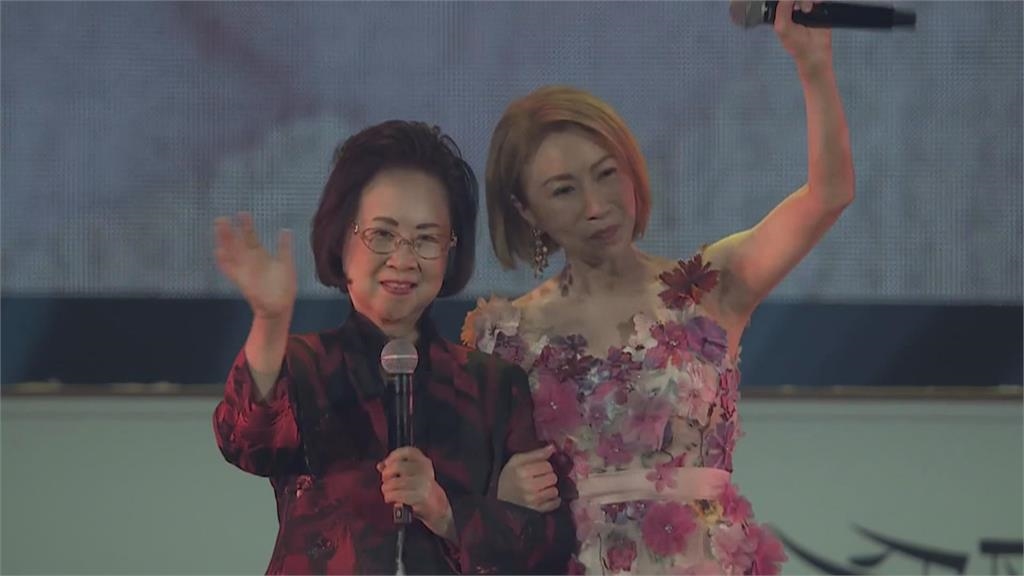 86歲作家瓊瑤驟逝家中！「御用女歌手」李翊君哽咽嘆：太遺憾了