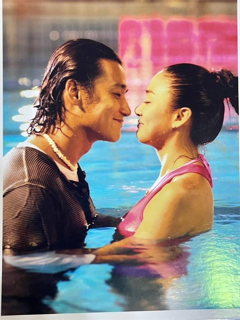 洪小鈴無預警宣布和張天霖結婚了!曝雙喜曬超音波照「三人成行必有我師」