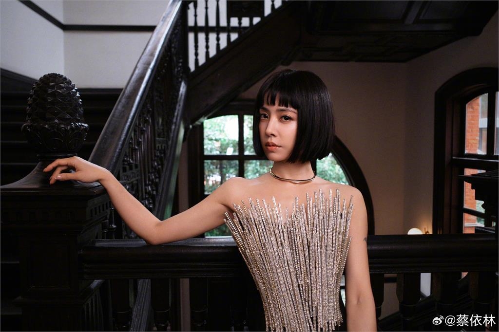 蔡依林現蹤餐廳「濃妝全卸」無人認出！44歲0濾鏡真面目遭外流…網嚇爛