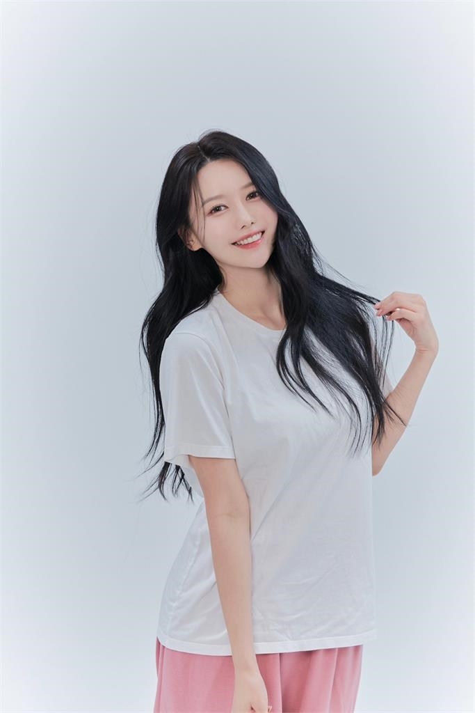 啦啦隊女神不藏了！李雅英「公開示愛」　震撼宣布「1喜訊」驚人新動向曝光