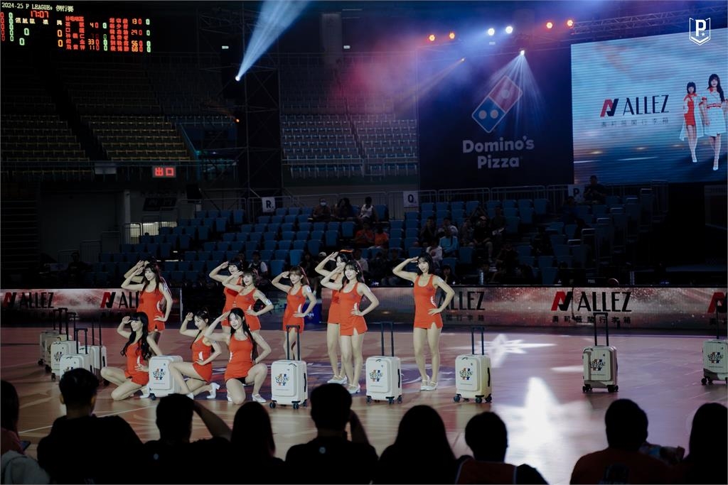 PLG／ 領航猿啦啦隊女孩出征東超　Pilots Crew滿滿熱情點燃國際舞台