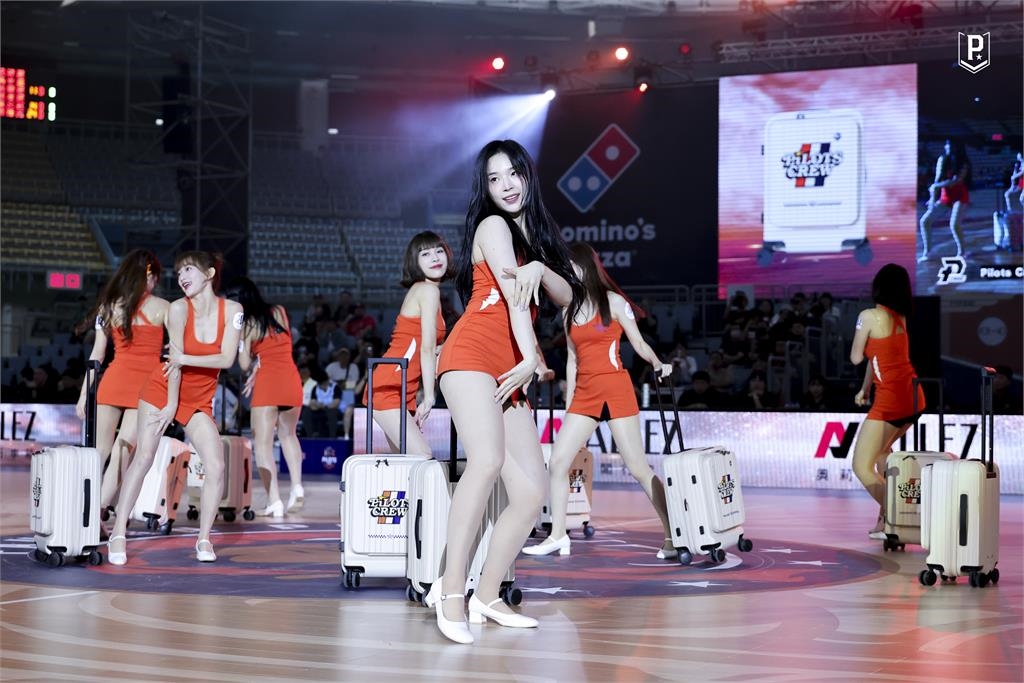 PLG／ 領航猿啦啦隊女孩出征東超　Pilots Crew滿滿熱情點燃國際舞台