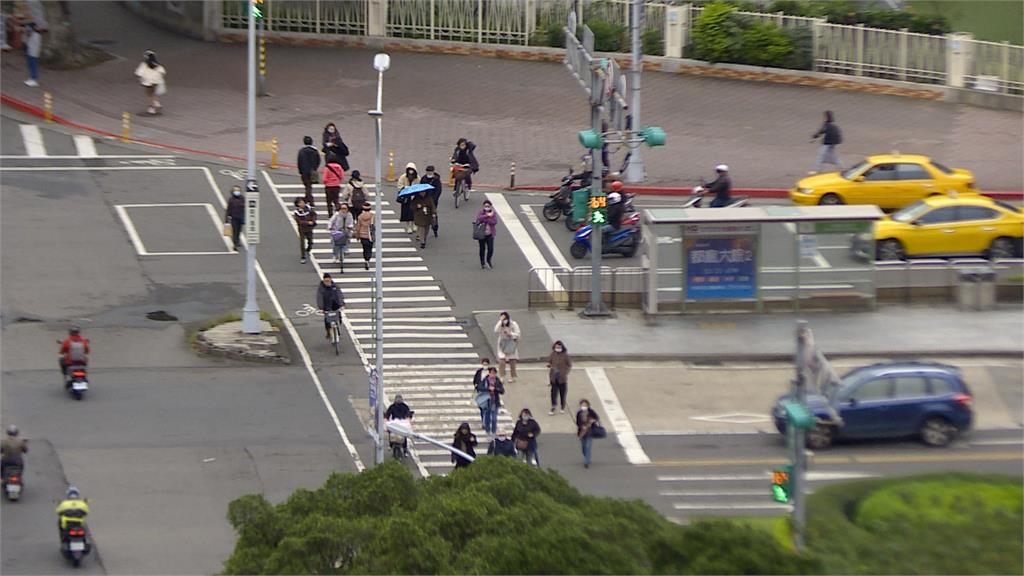 「0度線」將觸及北台灣！　首波強烈大陸冷氣團　北部低溫探十度‪