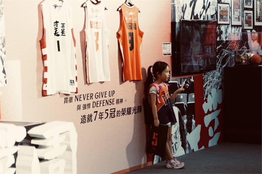 PLG/飛行中隊主題月!領航猿邀集「這些大學長」重溫十年一刻璞園回憶