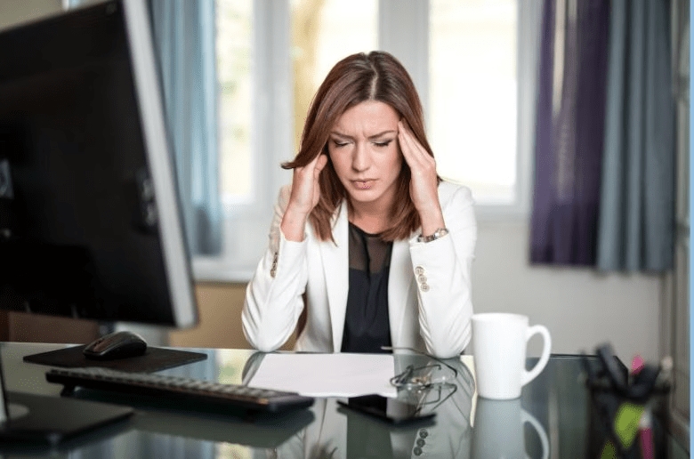 工作壓力大，多重身份者