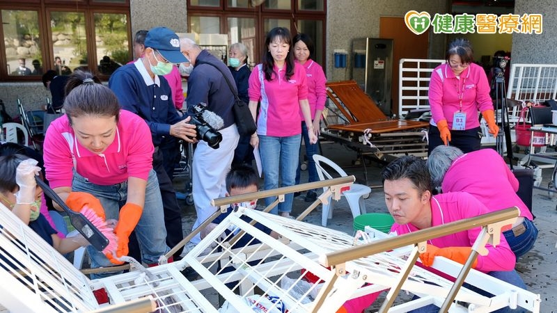 愛的循環不停歇！百名志工齊心體驗輔具　永續傳愛照亮弱勢家庭