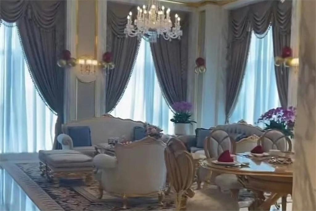 成龍砸1.8億杭州買豪宅！頂樓建「直升機停機坪」18K金內裝曝光