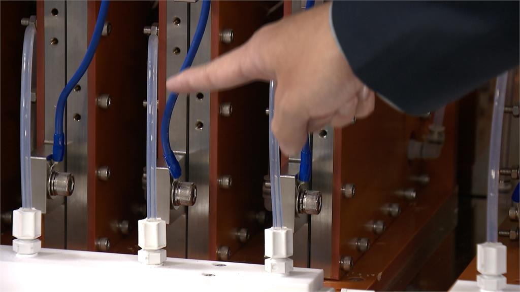 獨／台大團隊開發「新捕碳技術」　二氧化碳變化工原料