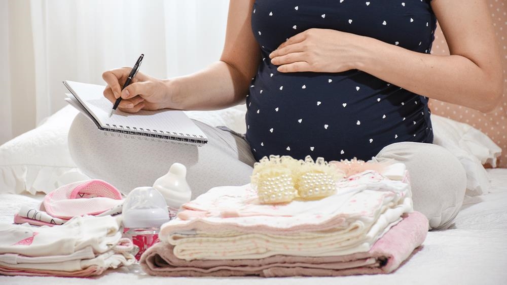 準媽媽必看！  專家揭5大待產包必帶品，僅「一卡行李箱大小」隨時帶著走