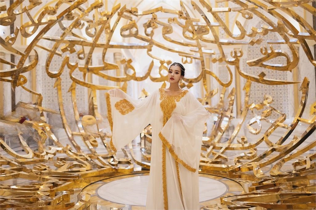 王思佳突發文開酸「罵完還整套照抄」!批「女生真奇妙」釣出藍心湄回4字