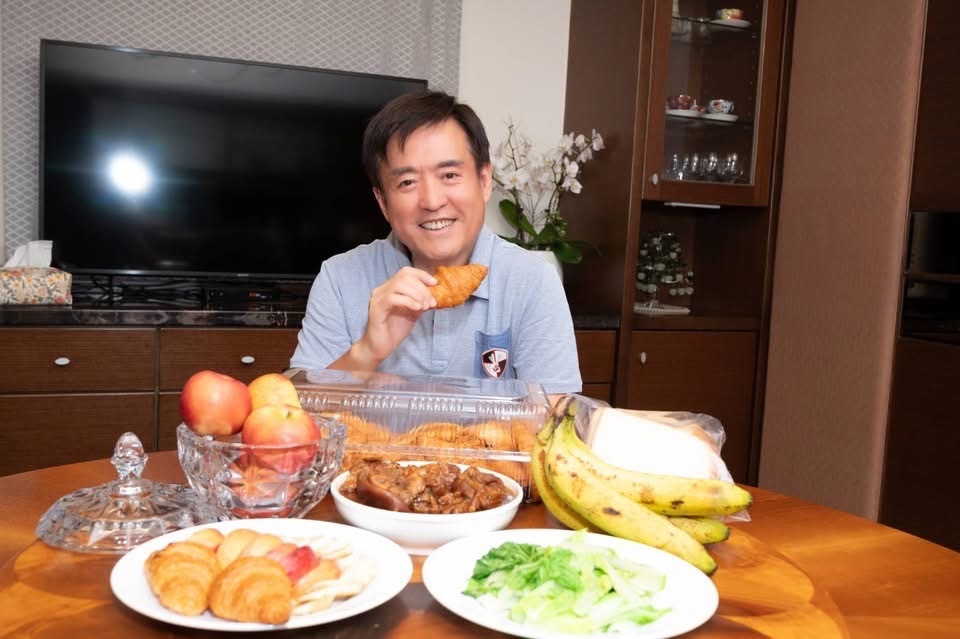 72歲八點檔男星「1症狀」疑中風!拍戲忘詞憂失智...急就醫曝「1異狀」