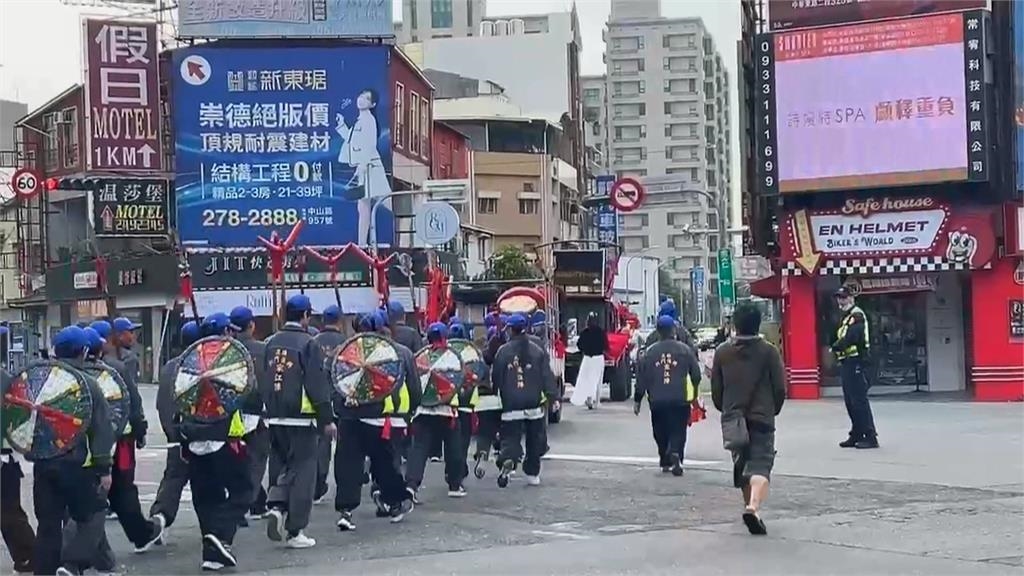 台南關帝殿建醮80組陣頭遶境 民眾打爆陳情電話抗議