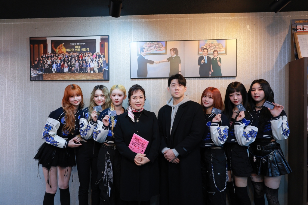 女團「幻藍小熊」為台爭光!在韓勇奪新人獎還打破「這紀錄」