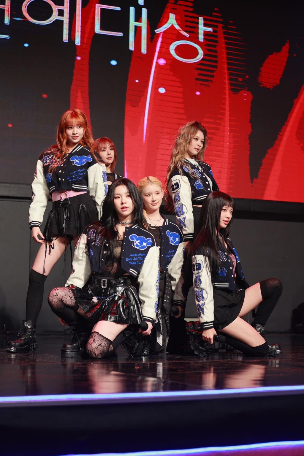 女團「幻藍小熊」為台爭光!在韓勇奪新人獎還打破「這紀錄」