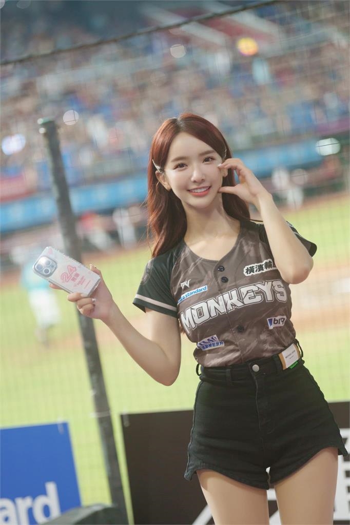 林襄出事「師妹選擇離開了」!樂天女神解約3年經紀公司:是個坎