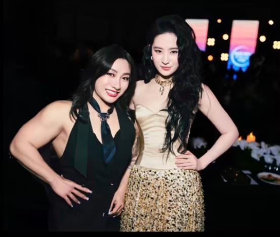 中國最美金剛芭比「狠酸劉亦菲」曲線不佳!畫面流出「本尊1舉動」網讚爛