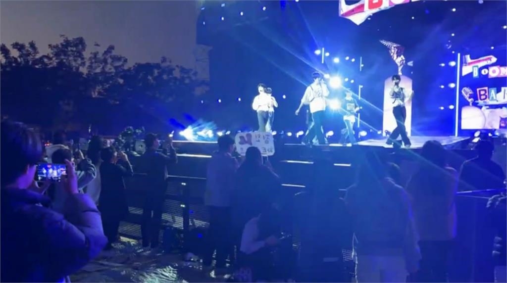 台南耶誕搖滾演唱會今晚開唱 粉絲冒低溫卡位