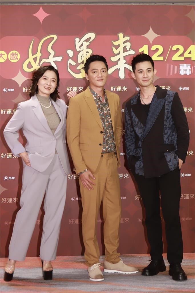 金鐘視帝被侯怡君爆為1事抖不停!藍葦華坦言「人生跑馬燈」真跨不出去!