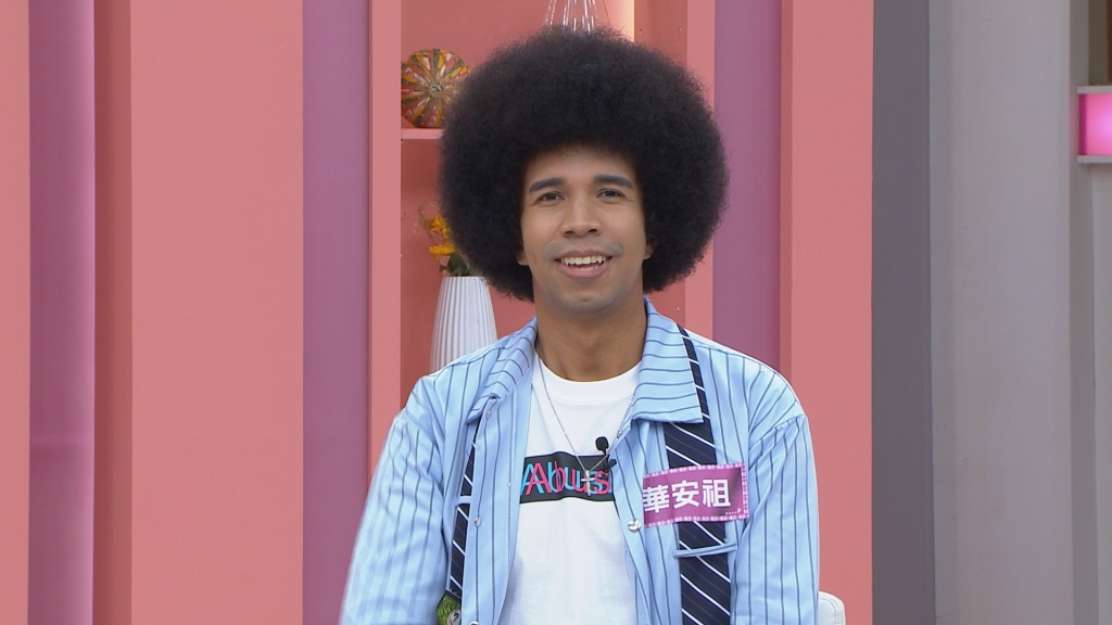 《姊妹亮起來》張文綺女王般軍車勞軍唱歌  梁赫群歪樓以「燒王船」形容？