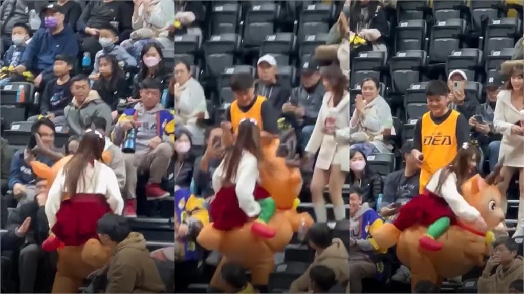 短今籃球場「豪邁騎麋鹿」硬闖看台!熱舞觀眾席「男球迷傻眼模樣」全被拍