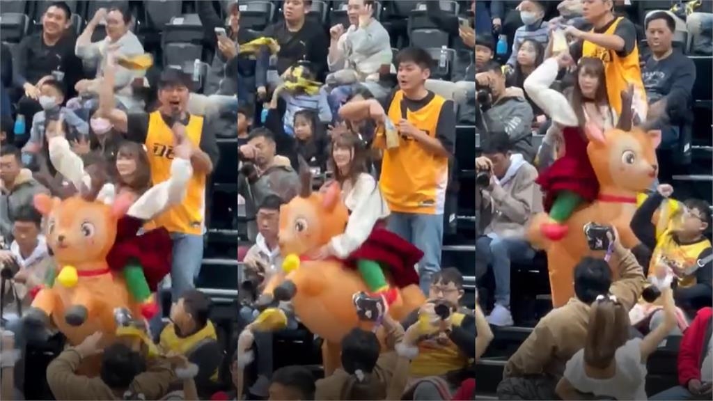 短今籃球場「豪邁騎麋鹿」硬闖看台!熱舞觀眾席「男球迷傻眼模樣」全被拍