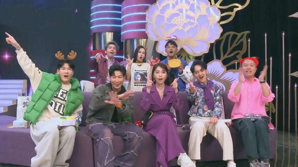 《超級冰冰Show》聖誕玩交換禮物！郭忠祐.蔡家蓁當場被拱「安全之吻」