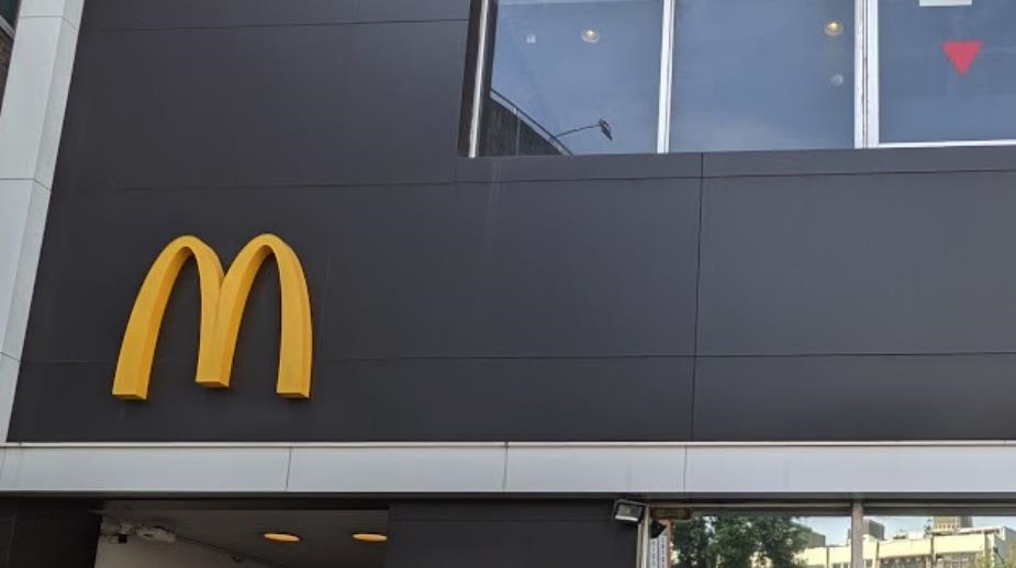 17歲少女遭「惡狼主管」逼死!紅豆餅女神嗆「拒吃麥當勞」掀抵制潮:氣到不行