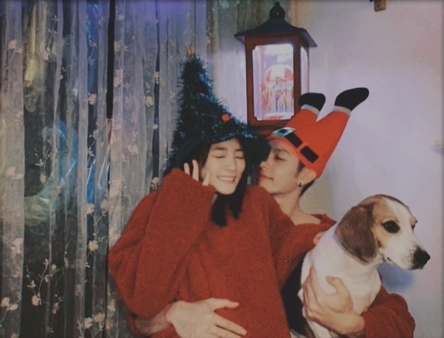 曹佑寧「一年一度聖誕放閃照」再出新招!緊貼王淨臉頰超甜蜜照曝光