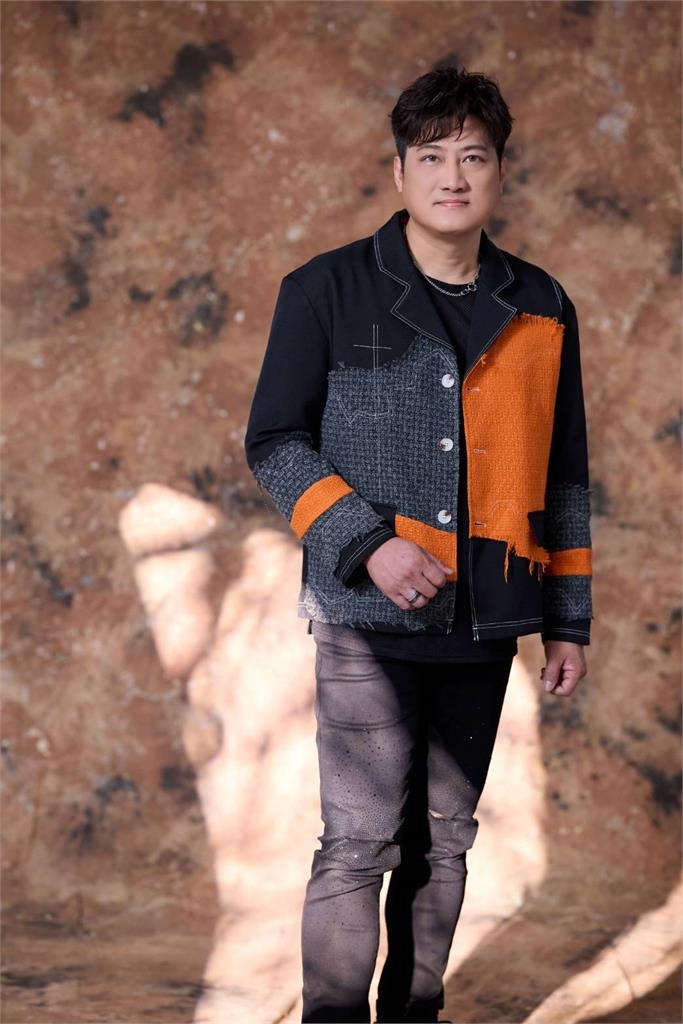 李炳輝才接尾牙「中風妻」又意外摔傷!芒果歌王楊哲「1舉動」超暖!