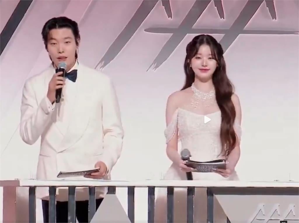 2個張員瑛?「人間洋娃娃」首同台親姊…男星「差點認錯」:怎麽哪都有你!