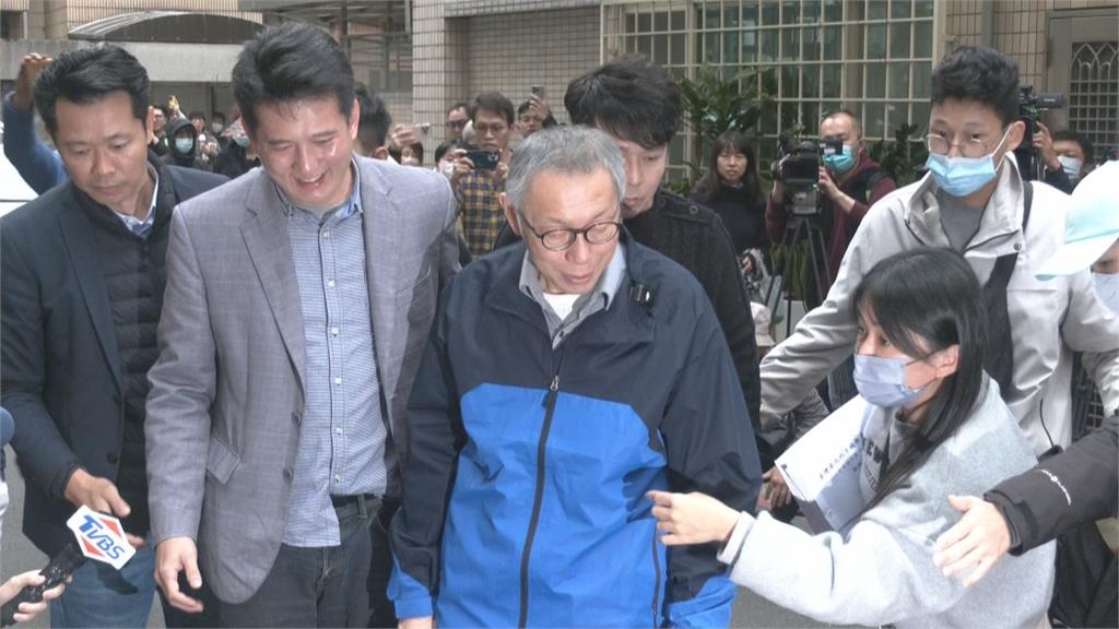 柯文哲13年前E-mail曝光！嗆同仁「給主上難看」醫嘆：真把自己當皇帝