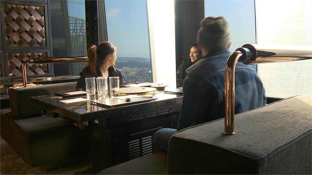 搶在第一排看101煙火 跨年夜信義區餐廳訂位滿滿滿