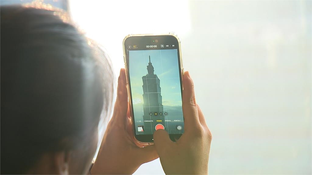 搶在第一排看101煙火 跨年夜信義區餐廳訂位滿滿滿