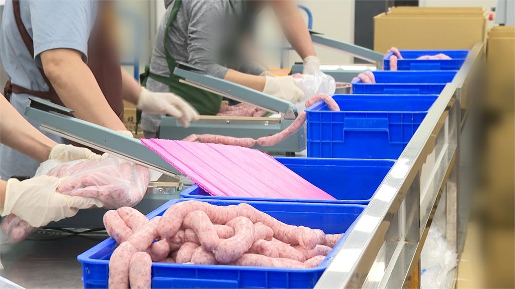 一分鐘做5百條! 家傳3代香腸工廠年節貨量倍增