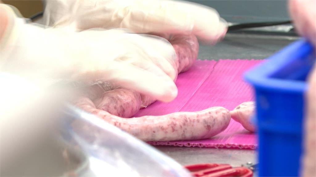 一分鐘做5百條! 家傳3代香腸工廠年節貨量倍增