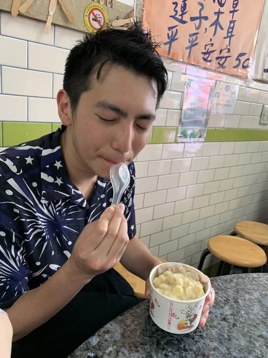 鄭家純「日本醫師尪首露臉」帥炸！昔被「看衰婚姻」開嗆：說要切ㄐㄐ記得