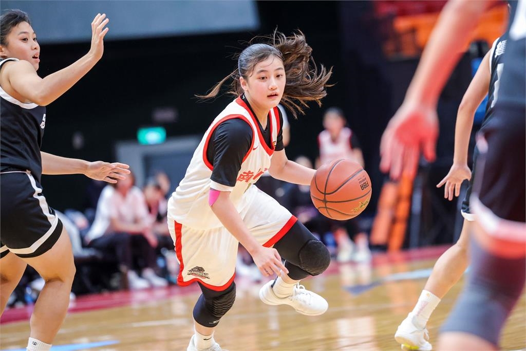 紫微看運動／有著「籃球DNA」的微笑甜心 揭開葉侑璇用實力閃耀球場的秘密