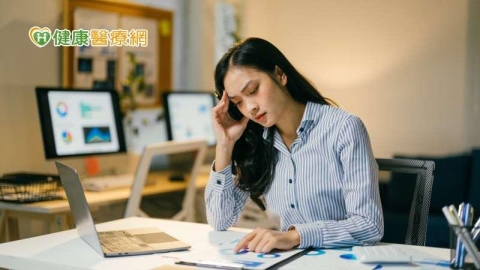 年關將近趕工作又要應酬聚會 壓力好大怎麼辦?4步照顧自己身心健康!