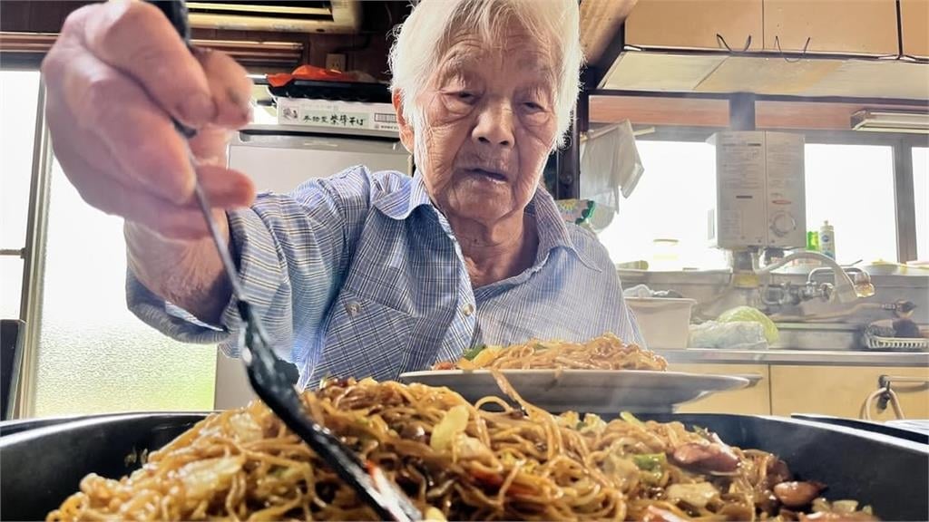 日本96歲「最強阿嬤」當YouTuber影片狂吸170萬點閱!她喊話拍到100歲