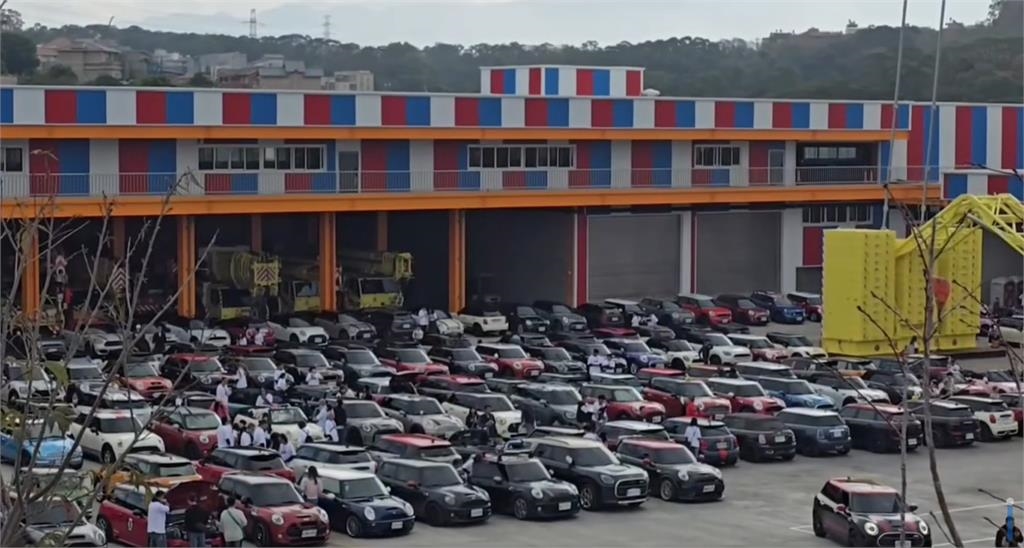 才曝新小老婆！竹北吊車大王身旁站「長髮正妹」超大場面驚呼：超扯超扯