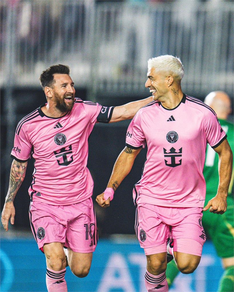 足球(影)/美總統拜登授予「總統自由勳章」 梅西竟沒親自出席原因曝