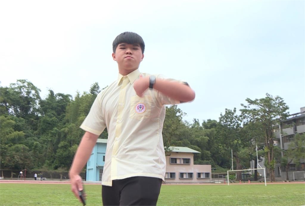 六龜高中生「錄取台大」竟遭酸!雄中校長「心疼發聲」:分數無法評價全部