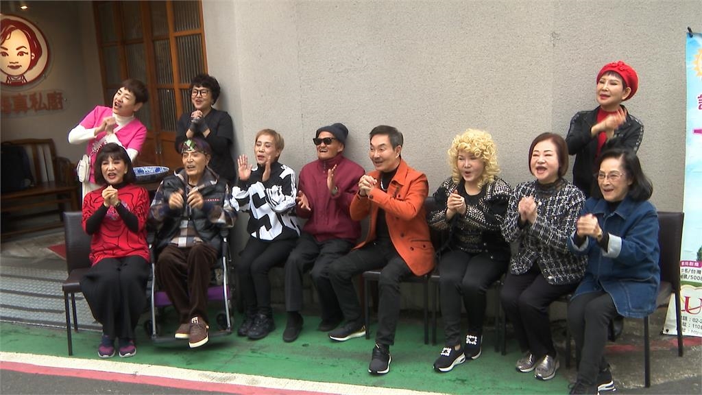 藍如潔、李炳輝出席送暖餐會 92歲「鑽石歌王」林沖近況曝光